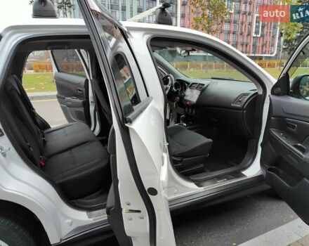 Белый Мицубиси Outlander Sport, объемом двигателя 2.4 л и пробегом 207 тыс. км за 9990 $, фото 24 на Automoto.ua