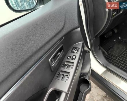 Белый Мицубиси Outlander Sport, объемом двигателя 2.4 л и пробегом 207 тыс. км за 9990 $, фото 49 на Automoto.ua