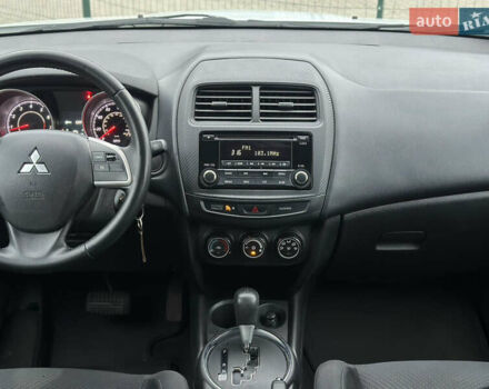 Белый Мицубиси Outlander Sport, объемом двигателя 2 л и пробегом 257 тыс. км за 10800 $, фото 20 на Automoto.ua