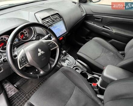 Белый Мицубиси Outlander Sport, объемом двигателя 2.4 л и пробегом 207 тыс. км за 9990 $, фото 50 на Automoto.ua