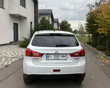 Мицубиси Outlander Sport 2015 в Вышгороде на Automoto.ua Белый Мицубиси Outlander Sport, объемом двигателя 2 л и пробегом 136 тыс. км за 10700 $, фото 3 на Automoto.ua