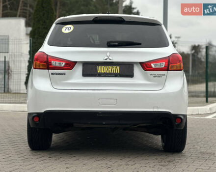 Белый Мицубиси Outlander Sport, объемом двигателя 2 л и пробегом 257 тыс. км за 10800 $, фото 12 на Automoto.ua
