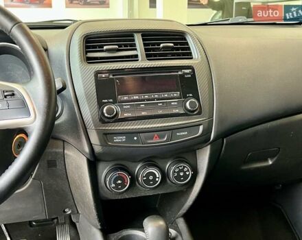 Білий Міцубісі Outlander Sport, об'ємом двигуна 2.4 л та пробігом 160 тис. км за 12500 $, фото 21 на Automoto.ua