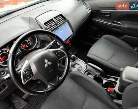 Белый Мицубиси Outlander Sport, объемом двигателя 2.4 л и пробегом 207 тыс. км за 10990 $, фото 35 на Automoto.ua