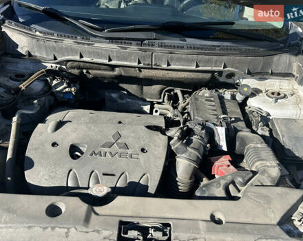 Белый Мицубиси Outlander Sport, объемом двигателя 2 л и пробегом 255 тыс. км за 12000 $, фото 28 на Automoto.ua