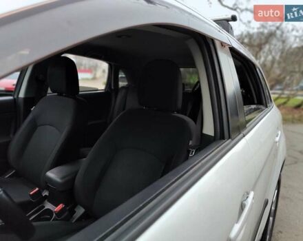 Белый Мицубиси Outlander Sport, объемом двигателя 2.4 л и пробегом 207 тыс. км за 9990 $, фото 3 на Automoto.ua