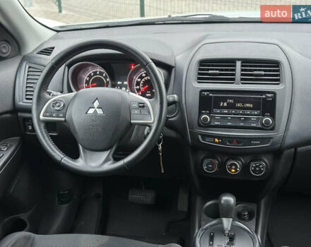 Белый Мицубиси Outlander Sport, объемом двигателя 2 л и пробегом 257 тыс. км за 10800 $, фото 19 на Automoto.ua