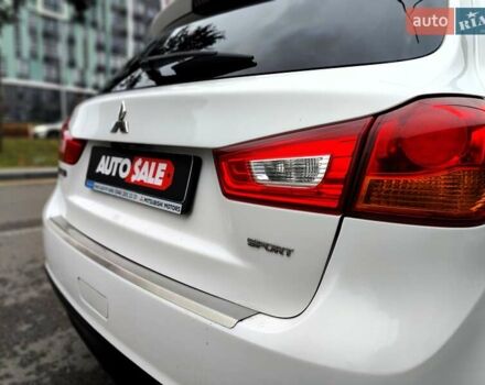 Белый Мицубиси Outlander Sport, объемом двигателя 2.4 л и пробегом 207 тыс. км за 9990 $, фото 17 на Automoto.ua