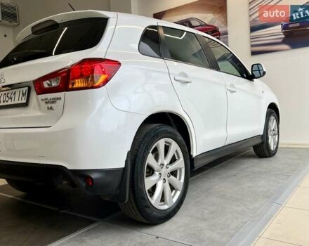 Білий Міцубісі Outlander Sport, об'ємом двигуна 2.4 л та пробігом 160 тис. км за 12500 $, фото 13 на Automoto.ua