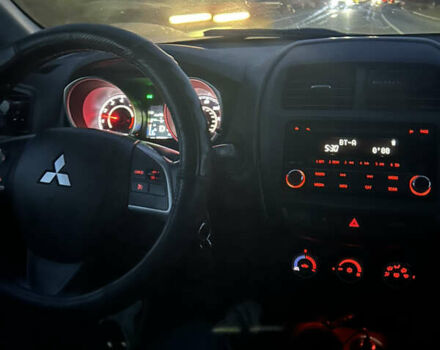 Белый Мицубиси Outlander Sport, объемом двигателя 2 л и пробегом 255 тыс. км за 12000 $, фото 32 на Automoto.ua