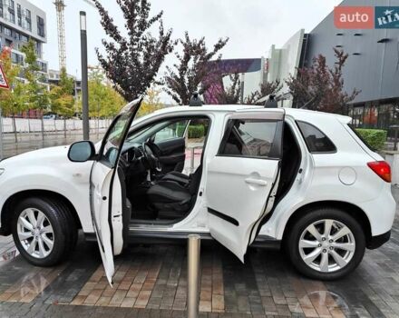 Белый Мицубиси Outlander Sport, объемом двигателя 2.4 л и пробегом 207 тыс. км за 10990 $, фото 9 на Automoto.ua