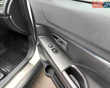 Белый Мицубиси Outlander Sport, объемом двигателя 2.4 л и пробегом 207 тыс. км за 9990 $, фото 35 на Automoto.ua