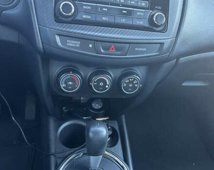 Белый Мицубиси Outlander Sport, объемом двигателя 2 л и пробегом 255 тыс. км за 12000 $, фото 27 на Automoto.ua