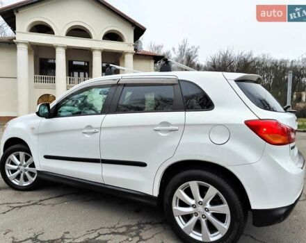 Белый Мицубиси Outlander Sport, объемом двигателя 2.4 л и пробегом 207 тыс. км за 9990 $, фото 9 на Automoto.ua