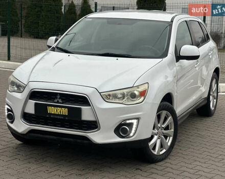 Белый Мицубиси Outlander Sport, объемом двигателя 2 л и пробегом 257 тыс. км за 10800 $, фото 3 на Automoto.ua