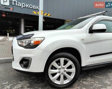 Белый Мицубиси Outlander Sport, объемом двигателя 2.4 л и пробегом 207 тыс. км за 9990 $, фото 5 на Automoto.ua
