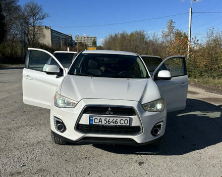 Белый Мицубиси Outlander Sport, объемом двигателя 2 л и пробегом 255 тыс. км за 12000 $, фото 6 на Automoto.ua