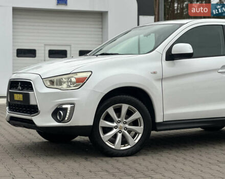 Белый Мицубиси Outlander Sport, объемом двигателя 2 л и пробегом 257 тыс. км за 10800 $, фото 5 на Automoto.ua