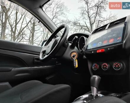 Белый Мицубиси Outlander Sport, объемом двигателя 2.4 л и пробегом 207 тыс. км за 9990 $, фото 45 на Automoto.ua