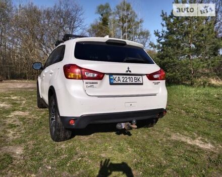 Білий Міцубісі Outlander Sport, об'ємом двигуна 2 л та пробігом 80 тис. км за 13500 $, фото 4 на Automoto.ua