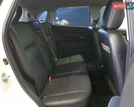 Белый Мицубиси Outlander Sport, объемом двигателя 2.4 л и пробегом 186 тыс. км за 1600 $, фото 9 на Automoto.ua