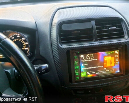 Білий Міцубісі Outlander Sport, об'ємом двигуна 2 л та пробігом 180 тис. км за 12000 $, фото 2 на Automoto.ua