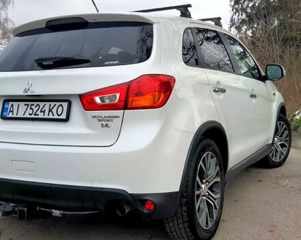 Белый Мицубиси Outlander Sport, объемом двигателя 2.4 л и пробегом 154 тыс. км за 16800 $, фото 3 на Automoto.ua