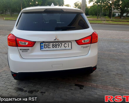 Білий Міцубісі Outlander Sport, об'ємом двигуна 2 л та пробігом 180 тис. км за 12000 $, фото 1 на Automoto.ua