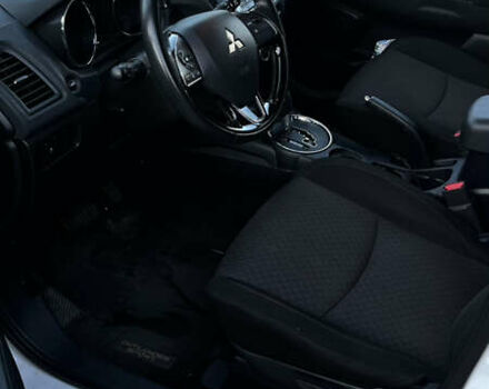 Білий Міцубісі Outlander Sport, об'ємом двигуна 2 л та пробігом 77 тис. км за 14000 $, фото 17 на Automoto.ua