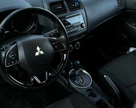 Білий Міцубісі Outlander Sport, об'ємом двигуна 2 л та пробігом 77 тис. км за 14000 $, фото 12 на Automoto.ua
