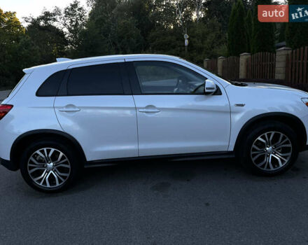 Білий Міцубісі Outlander Sport, об'ємом двигуна 2 л та пробігом 77 тис. км за 14000 $, фото 4 на Automoto.ua