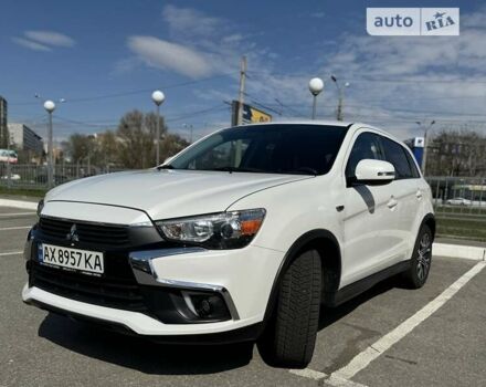 Білий Міцубісі Outlander Sport, об'ємом двигуна 2.4 л та пробігом 41 тис. км за 15500 $, фото 2 на Automoto.ua