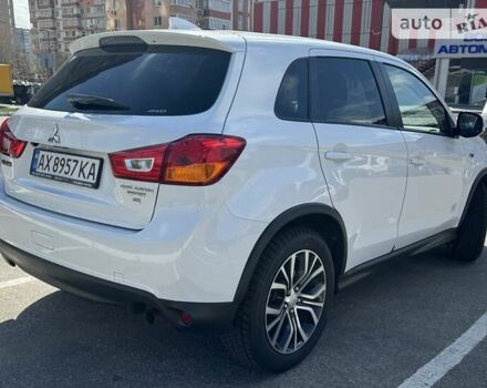 Белый Мицубиси Outlander Sport, объемом двигателя 2.4 л и пробегом 41 тыс. км за 15500 $, фото 5 на Automoto.ua