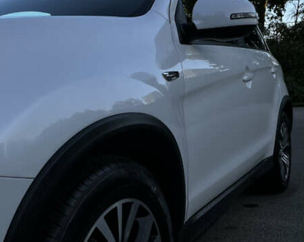 Білий Міцубісі Outlander Sport, об'ємом двигуна 2 л та пробігом 77 тис. км за 14000 $, фото 6 на Automoto.ua