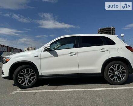 Білий Міцубісі Outlander Sport, об'ємом двигуна 2.4 л та пробігом 41 тис. км за 15500 $, фото 6 на Automoto.ua