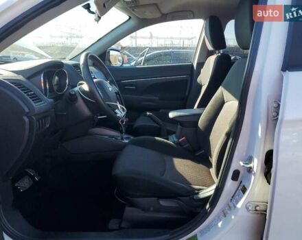 Білий Міцубісі Outlander Sport, об'ємом двигуна 2 л та пробігом 154 тис. км за 1500 $, фото 6 на Automoto.ua