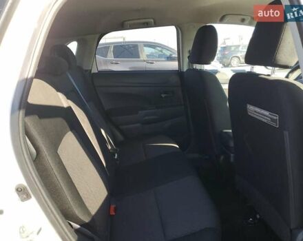 Білий Міцубісі Outlander Sport, об'ємом двигуна 2 л та пробігом 154 тис. км за 1500 $, фото 10 на Automoto.ua