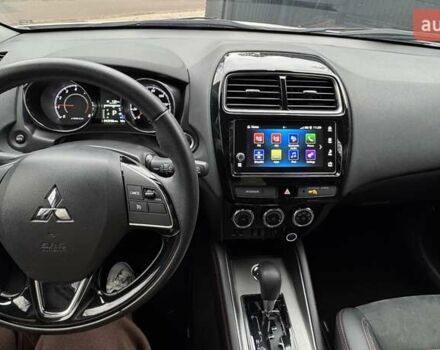 Білий Міцубісі Outlander Sport, об'ємом двигуна 2.4 л та пробігом 68 тис. км за 17000 $, фото 12 на Automoto.ua