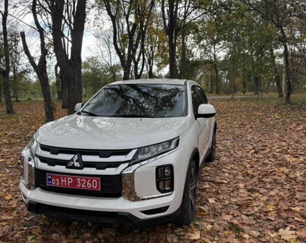 Міцубісі Outlander Sport 2019 у Кропивницькому (Кіровограді) на Automoto.ua Білий Міцубісі Outlander Sport, об'ємом двигуна 0 л та пробігом 89 тис. км за 15800 $, фото 2 на Automoto.ua