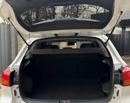 Білий Міцубісі Outlander Sport, об'ємом двигуна 2.4 л та пробігом 68 тис. км за 17000 $, фото 8 на Automoto.ua