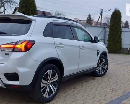 Білий Міцубісі Outlander Sport, об'ємом двигуна 2 л та пробігом 38 тис. км за 18300 $, фото 4 на Automoto.ua