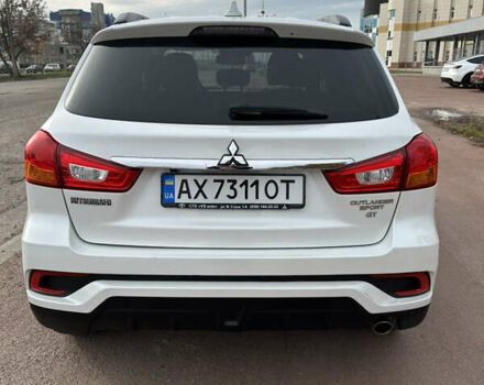 Белый Мицубиси Outlander Sport, объемом двигателя 2.36 л и пробегом 75 тыс. км за 15500 $, фото 6 на Automoto.ua