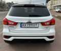 Белый Мицубиси Outlander Sport, объемом двигателя 2.36 л и пробегом 75 тыс. км за 15500 $, фото 6 на Automoto.ua