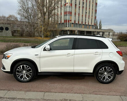 Белый Мицубиси Outlander Sport, объемом двигателя 2.36 л и пробегом 75 тыс. км за 15500 $, фото 3 на Automoto.ua