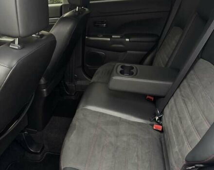 Білий Міцубісі Outlander Sport, об'ємом двигуна 2.4 л та пробігом 68 тис. км за 17000 $, фото 9 на Automoto.ua