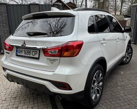 Білий Міцубісі Outlander Sport, об'ємом двигуна 2.4 л та пробігом 68 тис. км за 17000 $, фото 4 на Automoto.ua