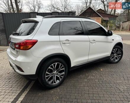 Білий Міцубісі Outlander Sport, об'ємом двигуна 2.4 л та пробігом 68 тис. км за 17000 $, фото 7 на Automoto.ua