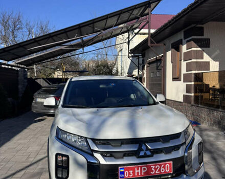 Белый Мицубиси Outlander Sport, объемом двигателя 2 л и пробегом 144 тыс. км за 16400 $, фото 2 на Automoto.ua