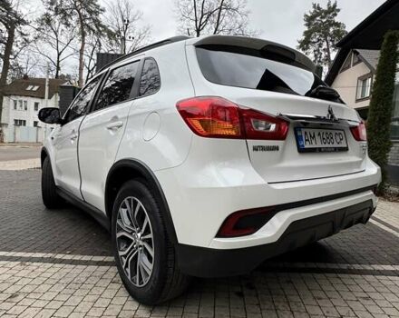 Білий Міцубісі Outlander Sport, об'ємом двигуна 2.4 л та пробігом 68 тис. км за 17000 $, фото 5 на Automoto.ua