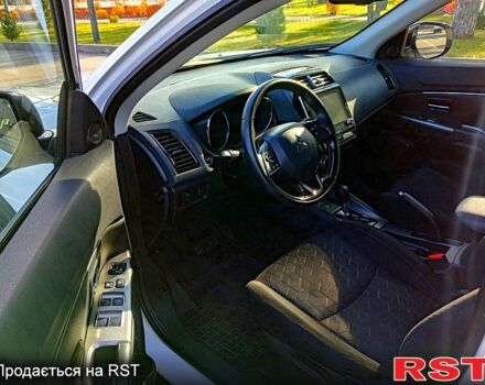 Белый Мицубиси Outlander Sport, объемом двигателя 2 л и пробегом 90 тыс. км за 16500 $, фото 9 на Automoto.ua
